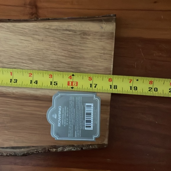 Bowring live edge charcuterie cheese board - Picture 8 of 10